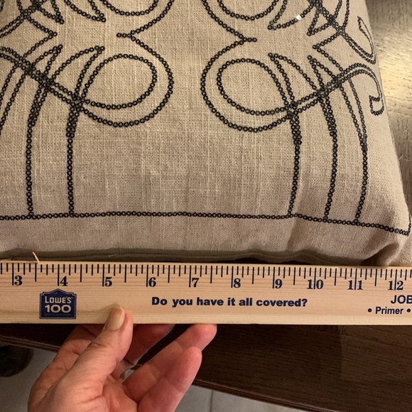 Ikhan decorative pillow, sequined design/ beige - Picture 7 of 8